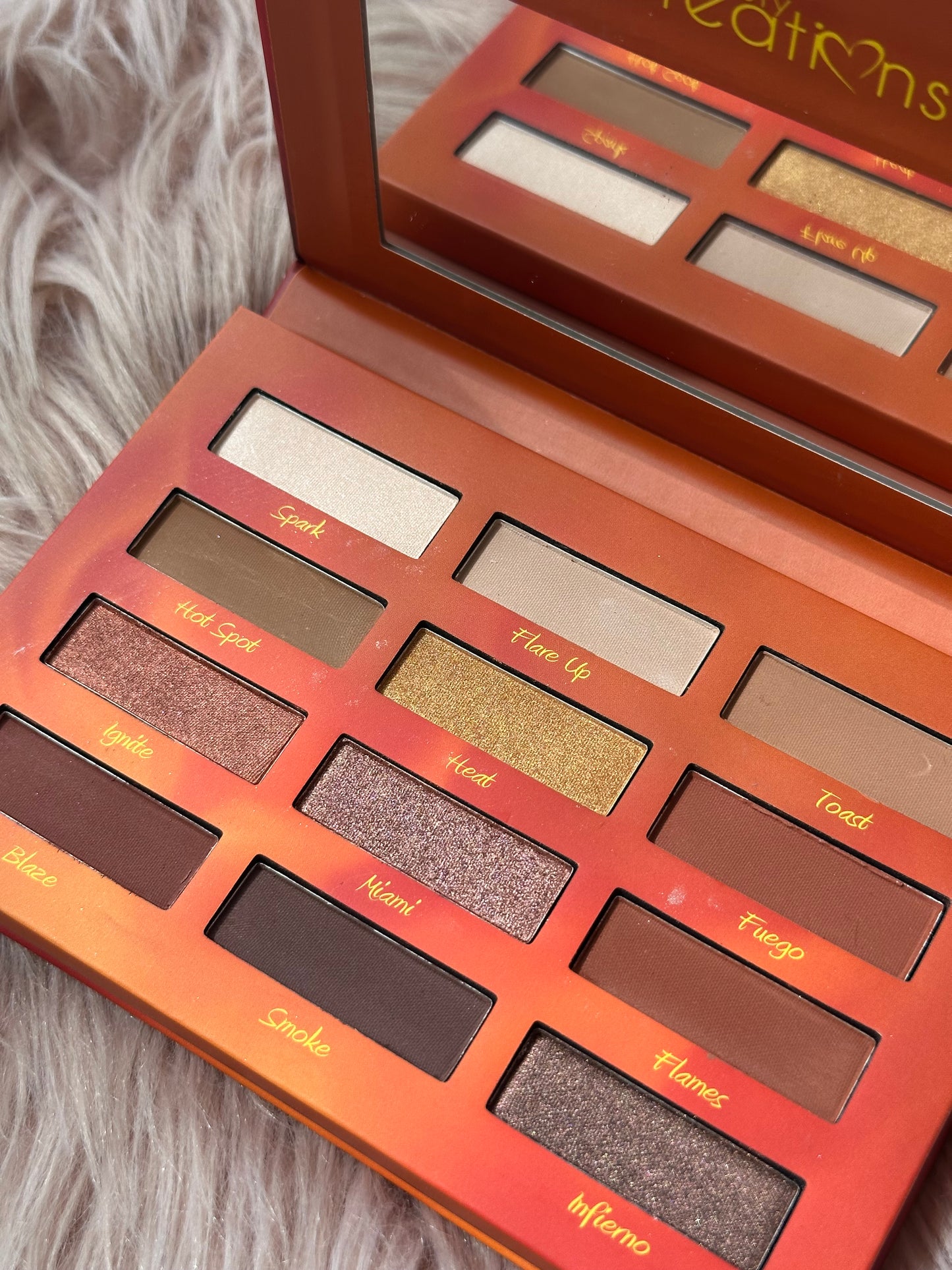 BEAUTY CREATIONS HOT FIRE PALETTE