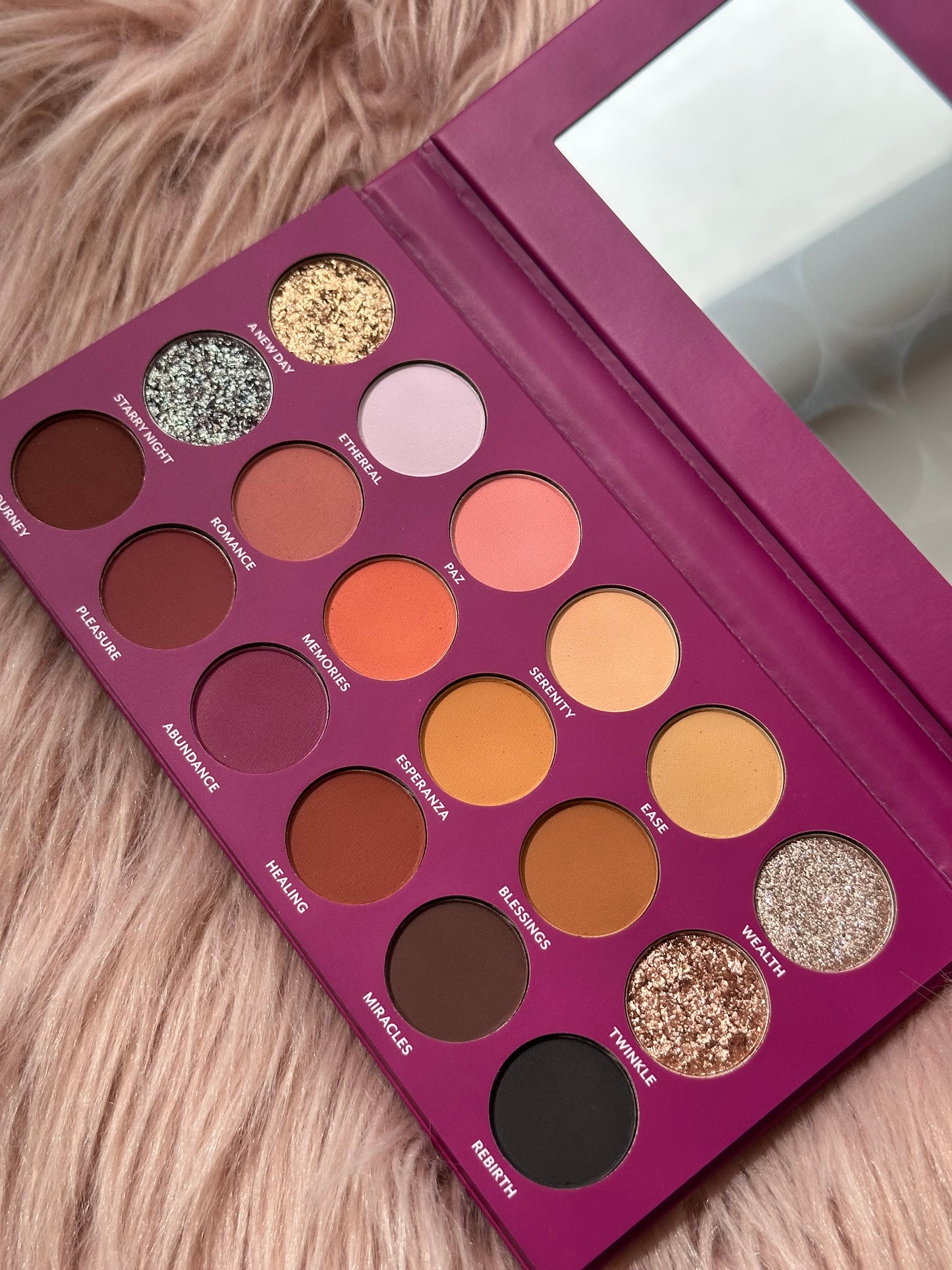 TRESLUCE MIDNIGHT DESEOS EYESHADOW PALETTE