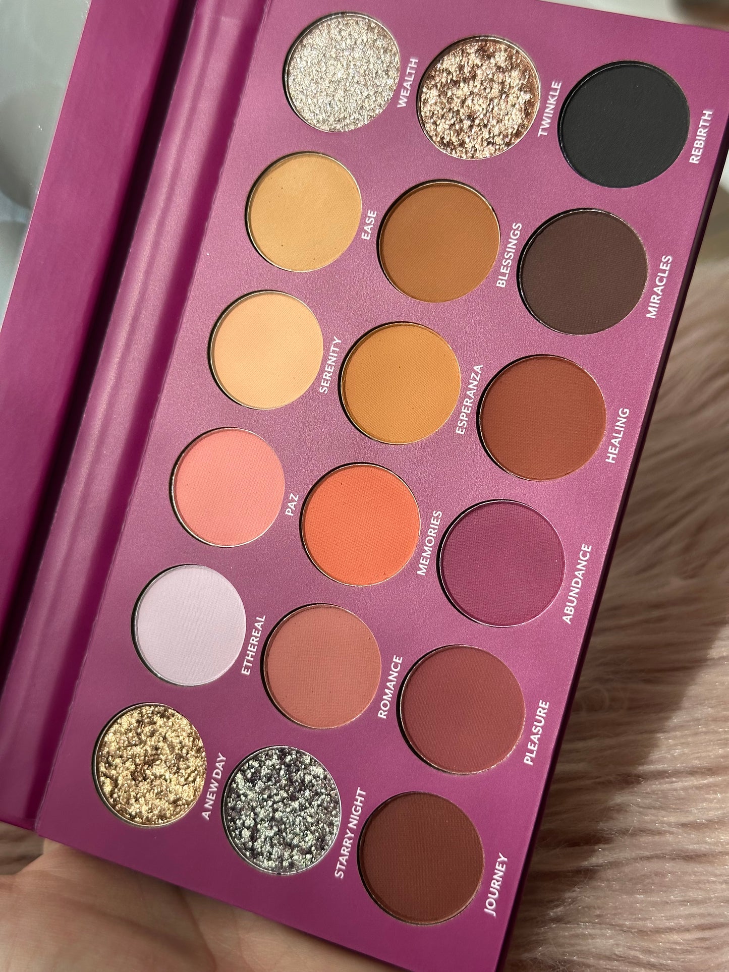 TRESLUCE MIDNIGHT DESEOS EYESHADOW PALETTE