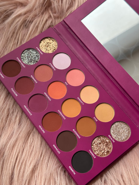 TRESLUCE MIDNIGHT DESEOS EYESHADOW PALETTE